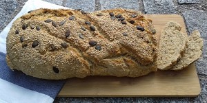 Beitragsbild des Blogbeitrags Hafer-Dinkel-Körndlbrot 