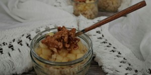 Beitragsbild des Blogbeitrags Hirsedessert mit Äpfel und Nüssen 