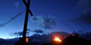 Beitragsbild des Blogbeitrags Sonnwendfeuer am Moharkreuz