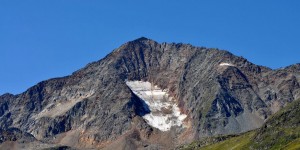 Beitragsbild des Blogbeitrags der Rote Knopf (3.281m)
