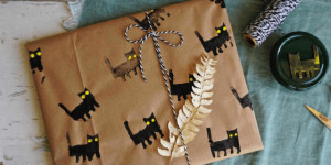 Beitragsbild des Blogbeitrags Kreative Geschenkverpackungen selber machen – Vorteile und eine lustige Idee mit selbstgemachtem Geschenkpapier
