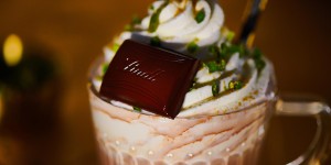 Beitragsbild des Blogbeitrags Lindt Trinkschokolade am Stiel – einfach selbstgemacht!