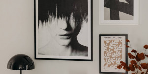 Beitragsbild des Blogbeitrags {interior} Eine Bilderwand im Flur