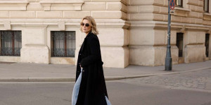 Beitragsbild des Blogbeitrags {fashion} So gelingt eine zeitlose Capsule Wardrobe