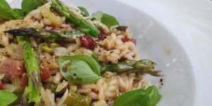 Beitragsbild des Blogbeitrags Risotto mit Spargel & Pancetta 