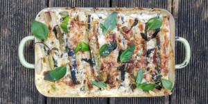 Beitragsbild des Blogbeitrags Fenchel-Lauch-Zucchini Gratin mit Ziegenkäse & Basilikum