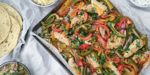 Beitragsbild des Blogbeitrags Chicken Fajitas vom Blech