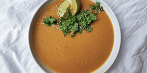 Beitragsbild des Blogbeitrags Linsen-Süßkartoffel Suppe