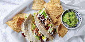 Beitragsbild des Blogbeitrags Chicken Tacos mit Limette & Avocado 