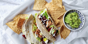 Beitragsbild des Blogbeitrags Chicken Tacos mit Limette & Avocado