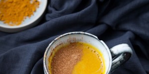 Beitragsbild des Blogbeitrags Goldene Milch – Kurkuma Latte 