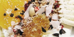 Beitragsbild des Blogbeitrags Griechisches Joghurt mit Orangen und Granola | An den Gast im Hotel Mama