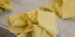 Beitragsbild des Blogbeitrags Pappardelle – ganz leicht selbstgemacht