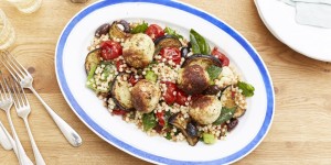 Beitragsbild des Blogbeitrags Fregola-Salat mit Hühnchen-Polpette 