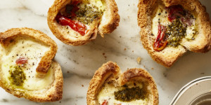 Beitragsbild des Blogbeitrags Kleine Käsequiches mit Karotten-Hummus