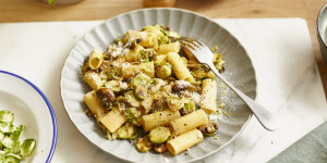 Beitragsbild des Blogbeitrags Kohlsprossen-Pasta mit braunen Champignons