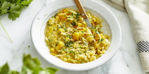 Beitragsbild des Blogbeitrags Nudelrisotto mit geröstetem Butternutkürbis
