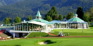 Beitragsbild des Blogbeitrags Zehn coole Golfhotels in Österreich