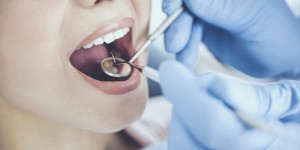 Beitragsbild des Blogbeitrags Zahnhygiene: wie man Zähne richtig pflegt 