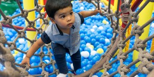 Beitragsbild des Blogbeitrags Kinderland Steyr: springen, sausen, rutschen und viel mehr 