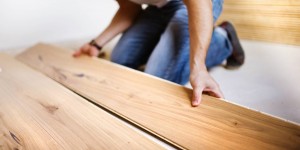 Beitragsbild des Blogbeitrags Klick Laminat: So verlegst du es richtig