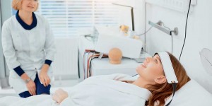 Beitragsbild des Blogbeitrags Schlafwandeln: Symptome, Ursachen und Therapie