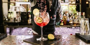 Beitragsbild des Blogbeitrags Geschüttelt oder gerührt? Das sind die besten Cocktailbars in Graz 