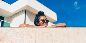 Beitragsbild des Blogbeitrags ☼ Sonnenallergie? Alles zu Symptomen & Behandlung