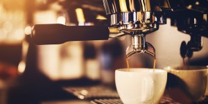 Beitragsbild des Blogbeitrags Die beste Kaffeemaschine für zuhause: Welche passt zu mir?
