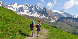 Beitragsbild des Blogbeitrags Auf geht’s zum Wandern mit Kindern in Oberösterreich
