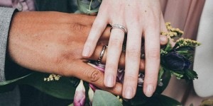 Beitragsbild des Blogbeitrags Trauringe: Was ihr wissen müsst, bevor ihr euch traut