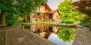 Beitragsbild des Blogbeitrags Naturpool: Swimmingpool ohne Chlor