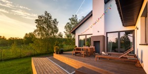 Beitragsbild des Blogbeitrags Terrassendielen: das richtige Holz für deine Holzterrasse