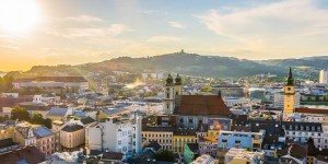 Beitragsbild des Blogbeitrags Schlaf gut, Stahlstadt! Unsere 13 liebsten Hotels in Linz 