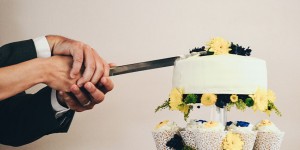 Beitragsbild des Blogbeitrags Diese Hochzeitstorten liegen 2020 im Trend