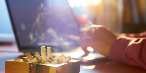 Beitragsbild des Blogbeitrags Warum du eine Raucherwohnung renovieren solltest 
