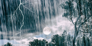Beitragsbild des Blogbeitrags Versicherung für Schäden nach Unwetter (Überschwemmung, Blitzschlag)