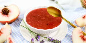 Beitragsbild des Blogbeitrags Reine Pfirsichmarmelade mit Lavendel und Thymian als besondere Variation!
