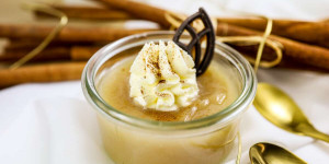 Beitragsbild des Blogbeitrags Bestes Apfelmus selber machen | Apfelmus einkochen | Rezept von Oma!