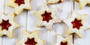 Beitragsbild des Blogbeitrags Linzer Augen nach Omas Rezept | Linzer Kekse | Spitzbuben!