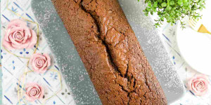 Beitragsbild des Blogbeitrags Schneller Becherkuchen mit Sauerrahm, Benco und Walnüssen