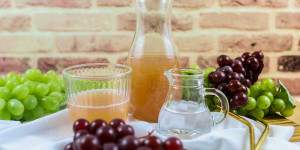 Beitragsbild des Blogbeitrags Traubensaft selber machen, Weintraubensaft einkochen ohne Zucker
