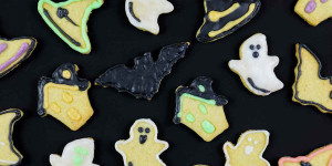 Beitragsbild des Blogbeitrags Halloween Kekse backen mit Kindern, schnell und einfach 