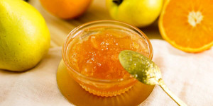 Beitragsbild des Blogbeitrags Quittengelee mit Orangensaft selber machen