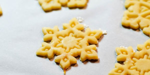 Beitragsbild des Blogbeitrags Mürbteigkekse, Mürbeteig Plätzchen Rezept zum Ausstechen 