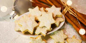 Beitragsbild des Blogbeitrags Exotische Kokossterne mit Schokolade aus Die besten Weihnachtskekse