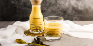Beitragsbild des Blogbeitrags Eierlikör selber machen mit Sahne und Rum