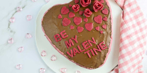 Beitragsbild des Blogbeitrags Herzkuchen zum Valentinstag mit Schoko