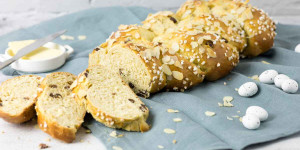 Beitragsbild des Blogbeitrags Osterzopf Rezept mit Trockenhefe
