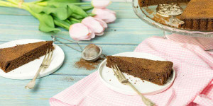 Beitragsbild des Blogbeitrags Französische Schokotarte mit Mandeln, einfach und sehr schokoladig